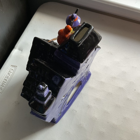 Blue Sky Hello Kitty And Friends Haunted Castle Candle House - Picture 6 of 11